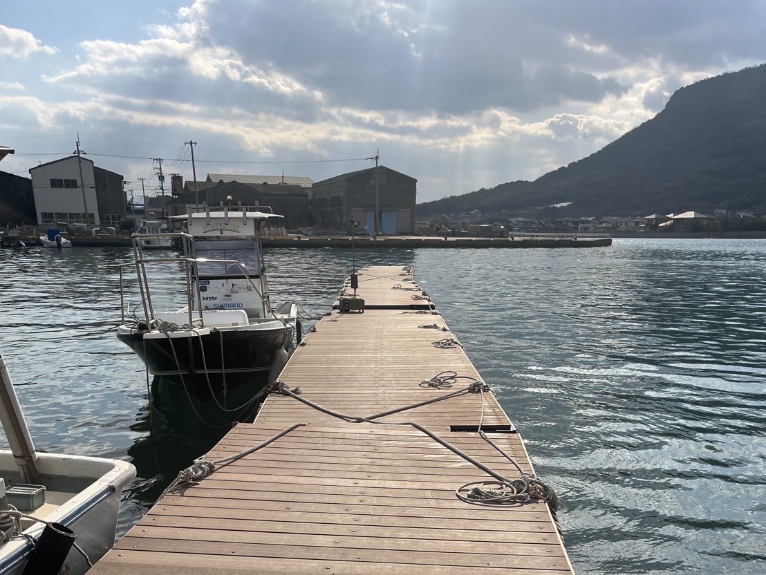 檀ノ浦マリーナから見える海の景色