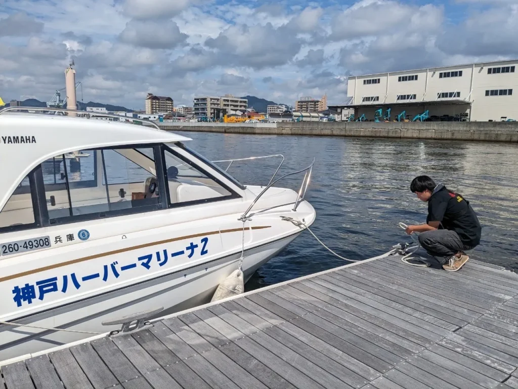 神戸ハーバーマリーナでの教習風景